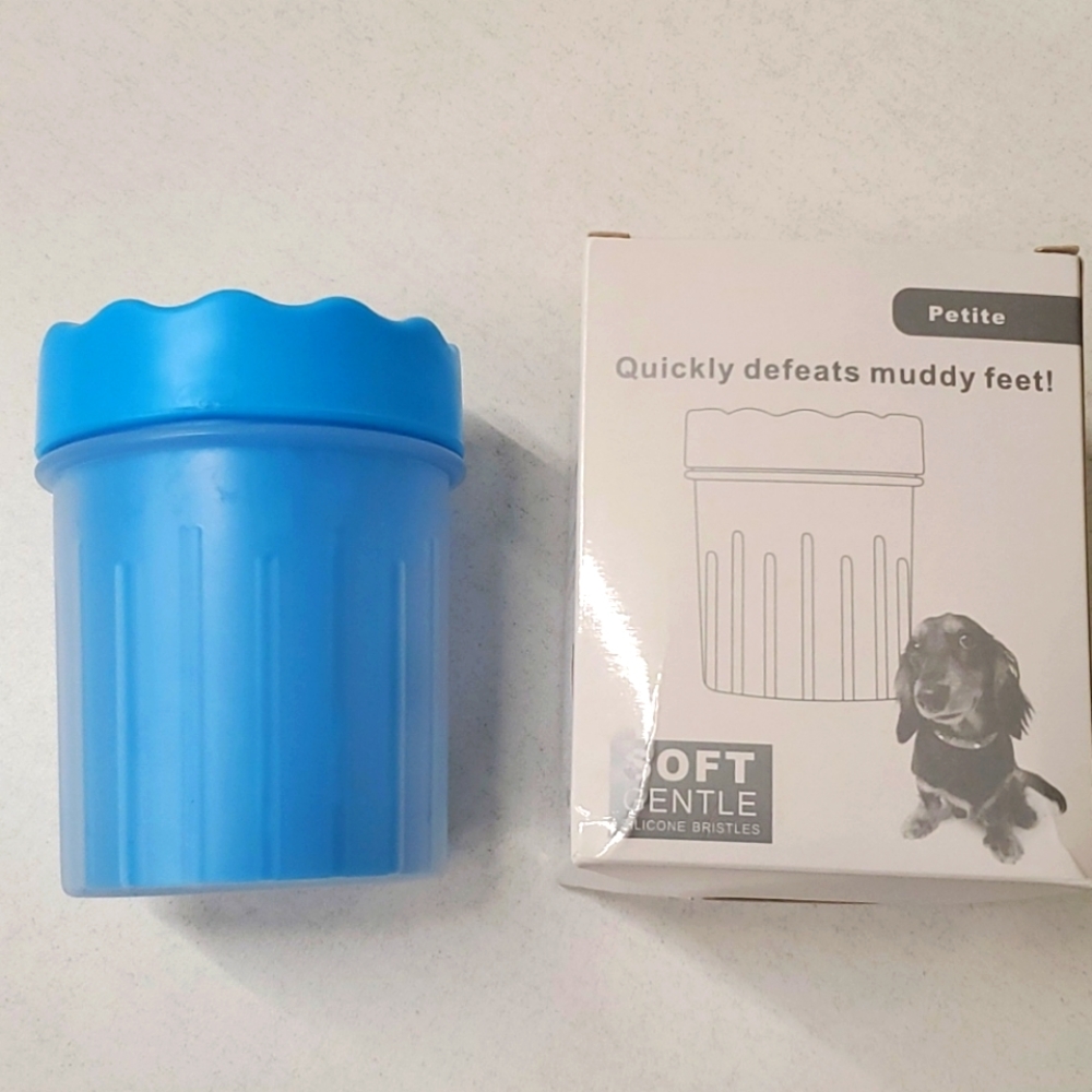 DOG & CAT FOOT CLEANING BRUSH CUP.